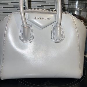 Givenchy Antigona handbag authentic 100%